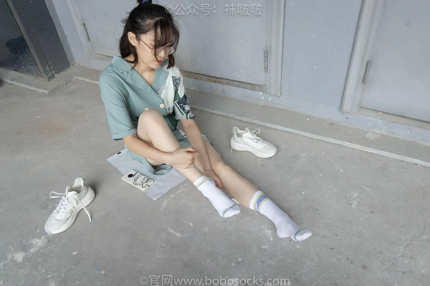 [BoBoSocks袜啵啵]NO.025 熊熊-安踏运动鞋、白色棉袜（踩脏）、裸足 [146P]插图8
